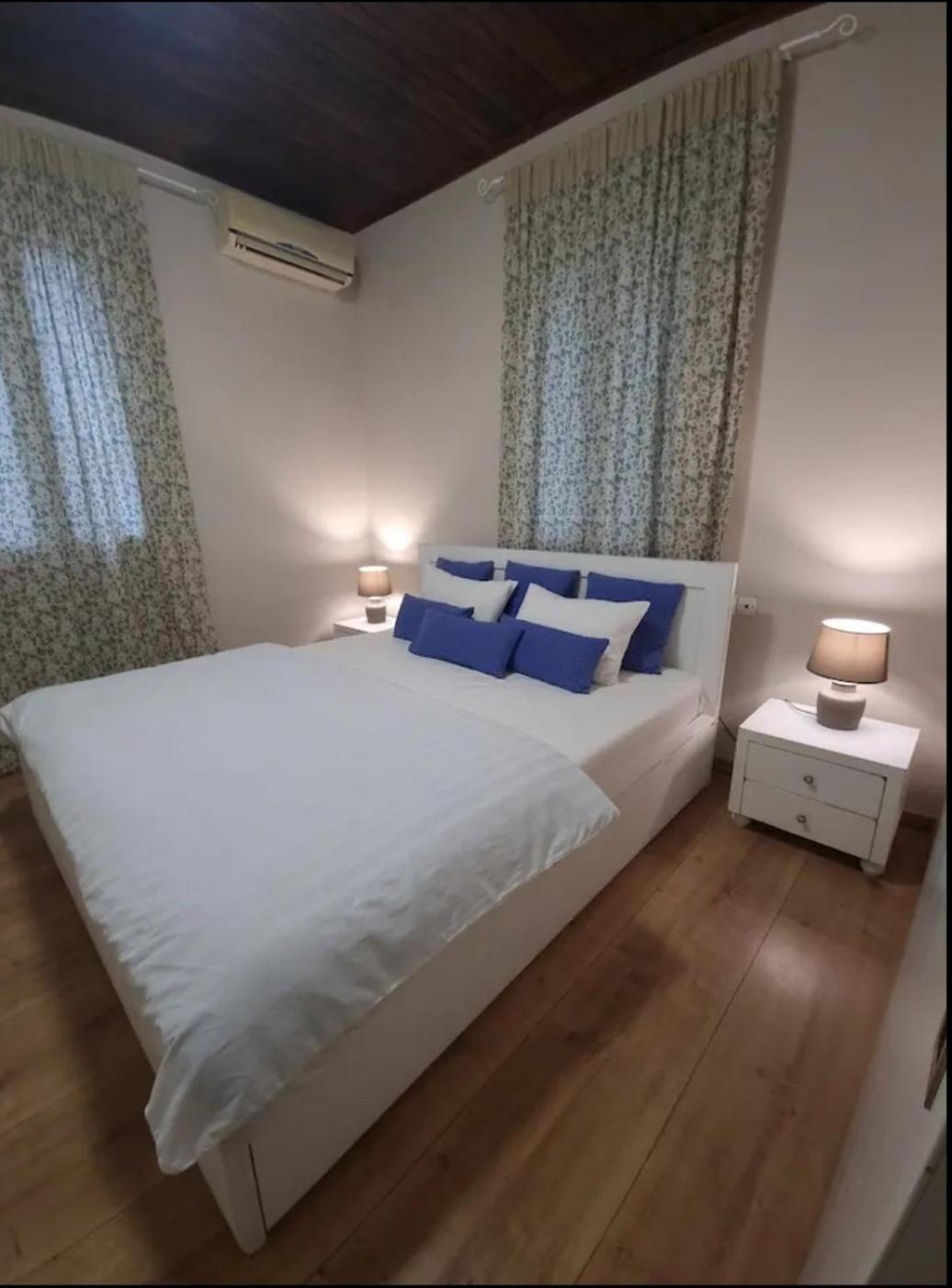 Casa Arokaria Apartment Petaliana Luaran gambar